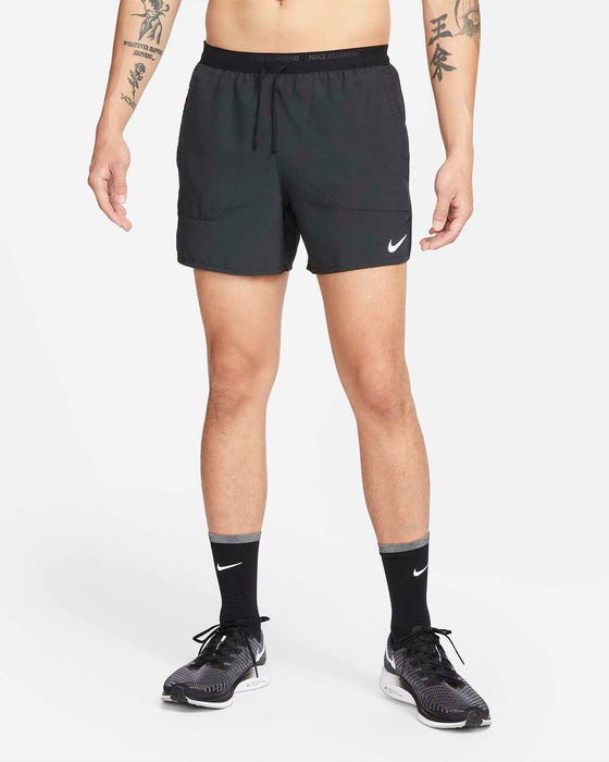 【ショップ限定エントリーでさらに+9倍】NIKEナイキランニングショートパンツメンズ13cmインナー付きDri-FITストライド5インチDM4756-010
