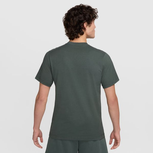 【ショップ限定エントリーでさらに+9倍】【ネコポス送料無料】ナイキNIKEメンズフィットネスTシャツ半袖モダンフィットネス綿24FAFZ8049-338グリーン