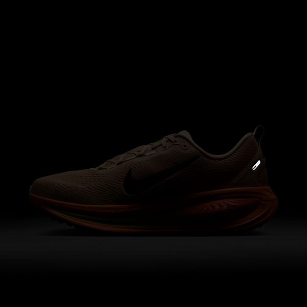 ナイキNIKEメンズランニングシューズズームボメロ18マラソンジョギングHM6803-700