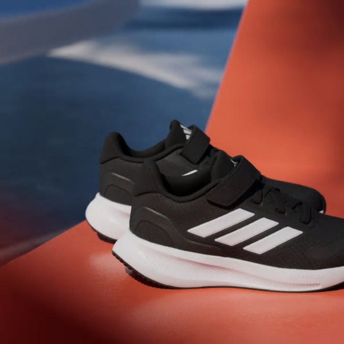 アディダスadidasランニングシューズジュニアキッズコアファイト5スニーカーIE8574