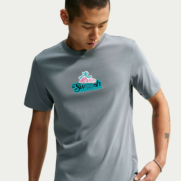 【ネコポス送料無料】ナイキNIKEカジュアルTシャツスポーツウェアTシャツメンズレディース大人グラフィックコットン軽量IM3730-065