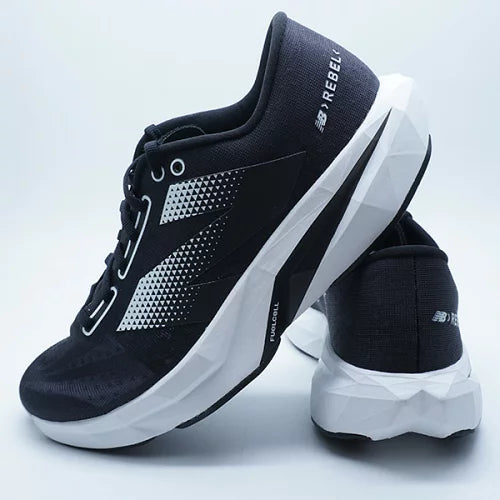 FUELCELL REBEL V4 D ニューバランス New Balance MFCXCS4-D ブラック ランニングシューズ
