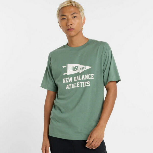 【ショップ限定エントリーでさらに+9倍】【ネコポス送料無料】ニューバランスNewbalanceTシャツVarsityペナントメン25SSランニングトレーニングウェアスポーツウェアMT51924-DKJ